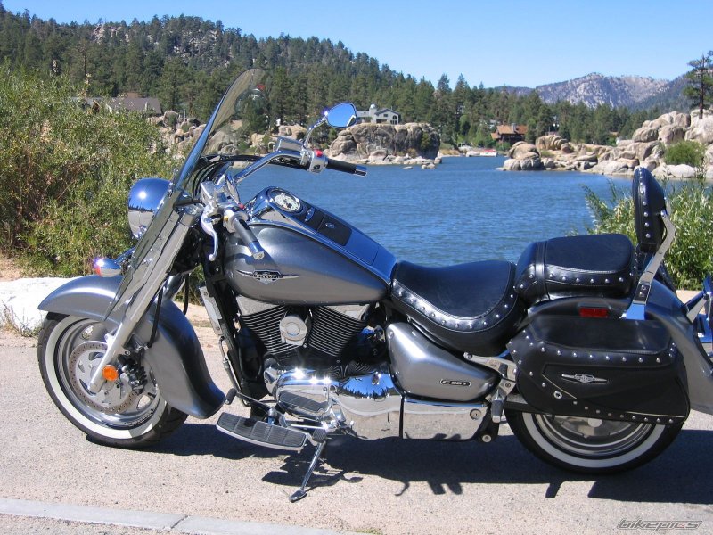 Suzuki Boulevard 90