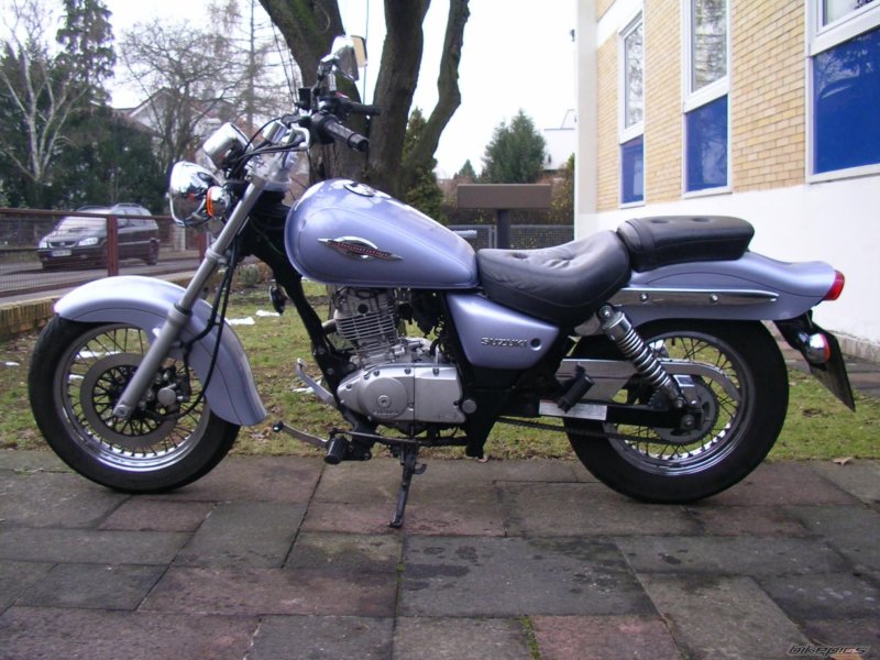 Suzuki GZ 125 Marauder