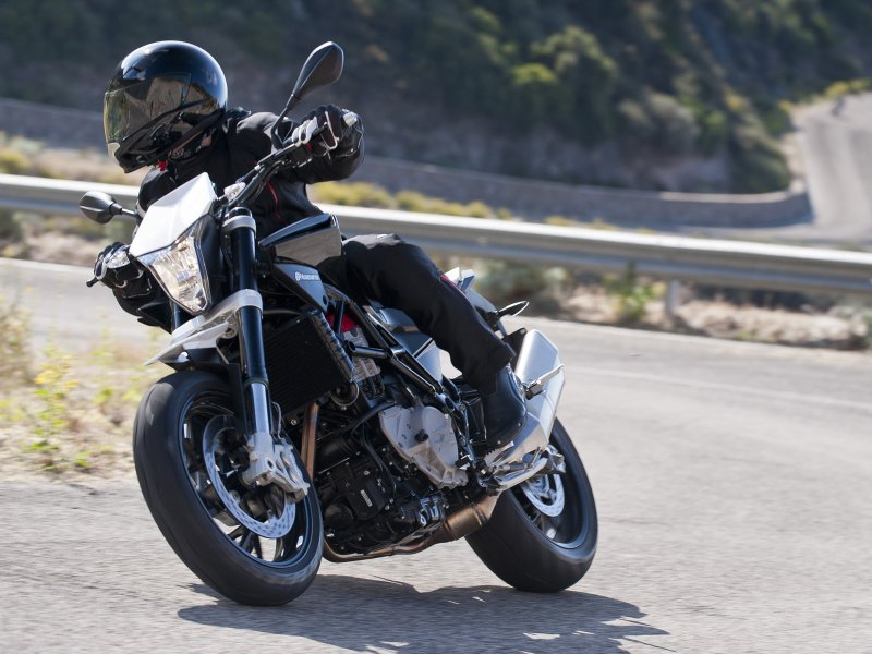 Husqvarna nuda вид от лица водителя