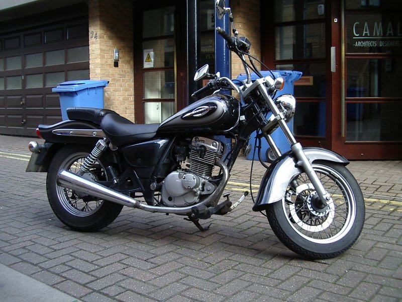Suzuki GZ 125