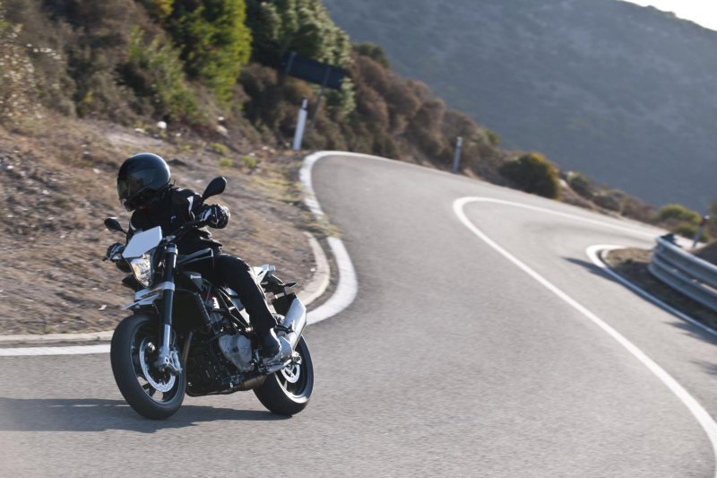 Husqvarna nuda вид от лица водителя