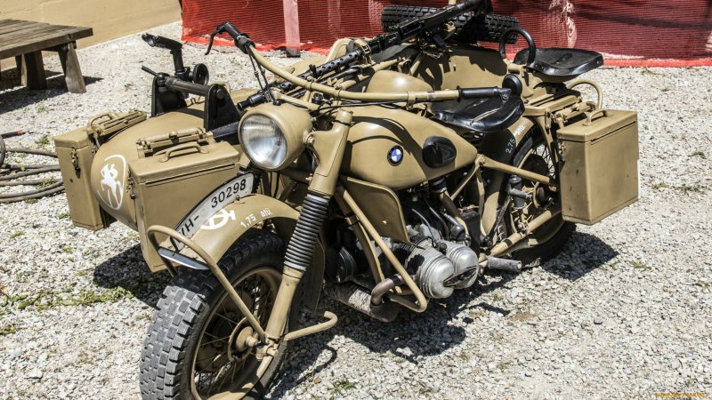 Мотоцикл BMW r75 с коляской