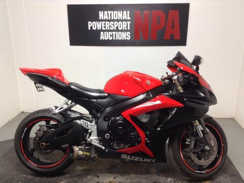 Сузуки GSX 600 красный