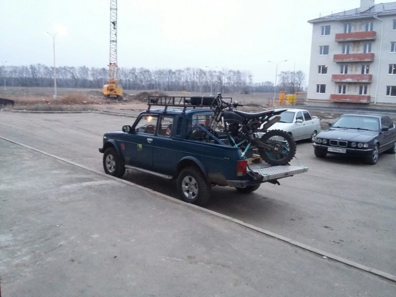 Нива пикап 2329 для перевозки мотоцикла