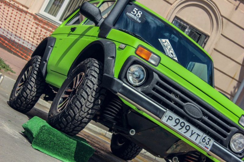 Нива ярко зелёный Раптор