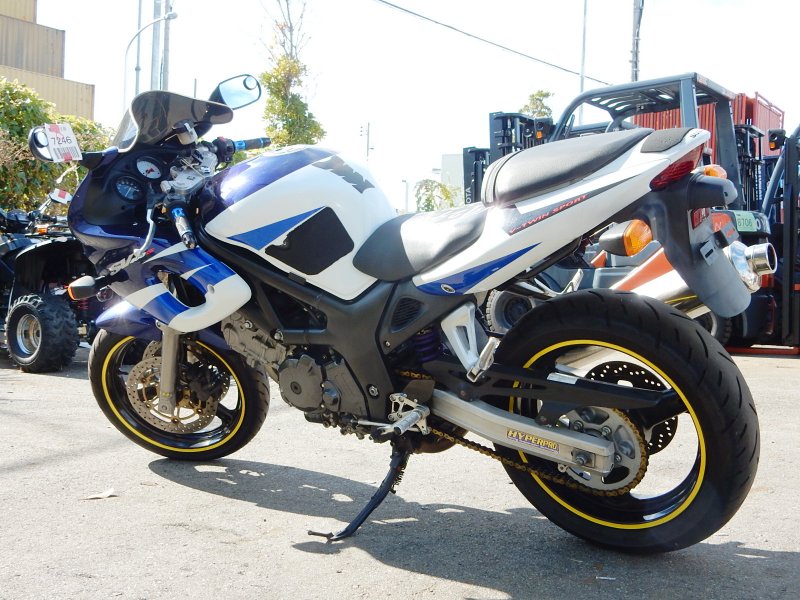Suzuki sv400s