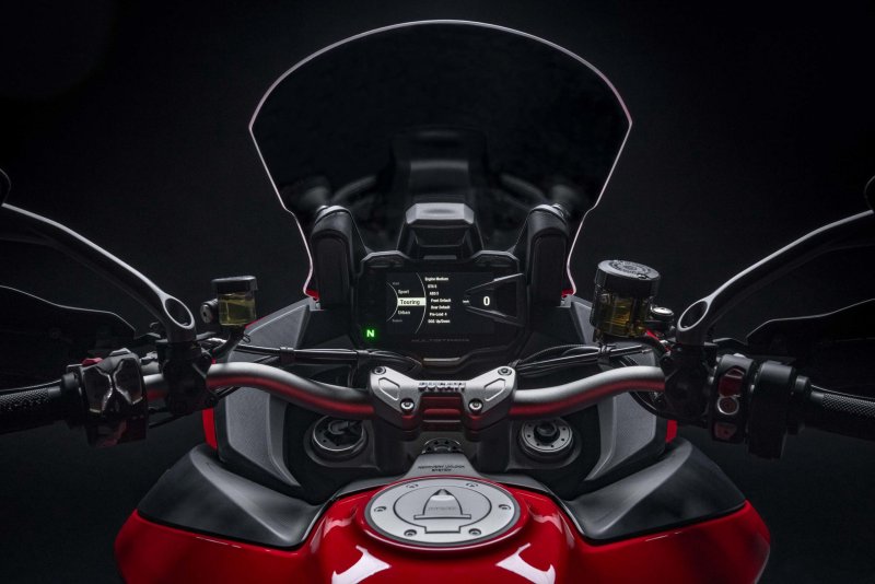 Ducati Multistrada 2021 приборная панель