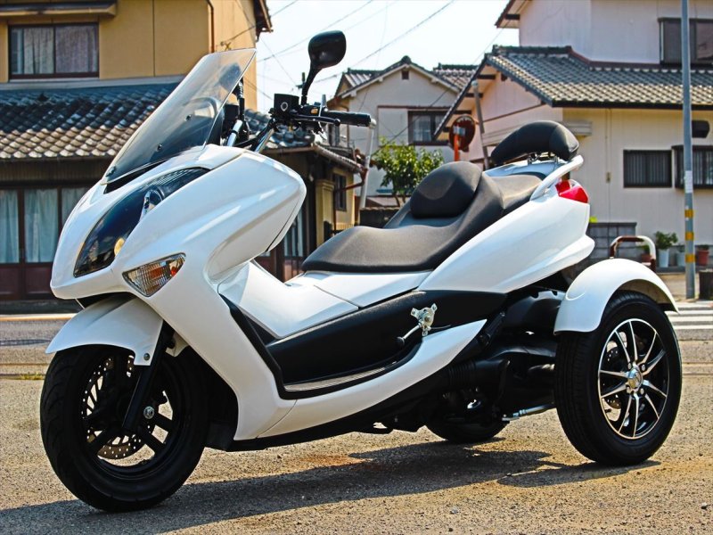 Ямаха Маджести 250 трицикл