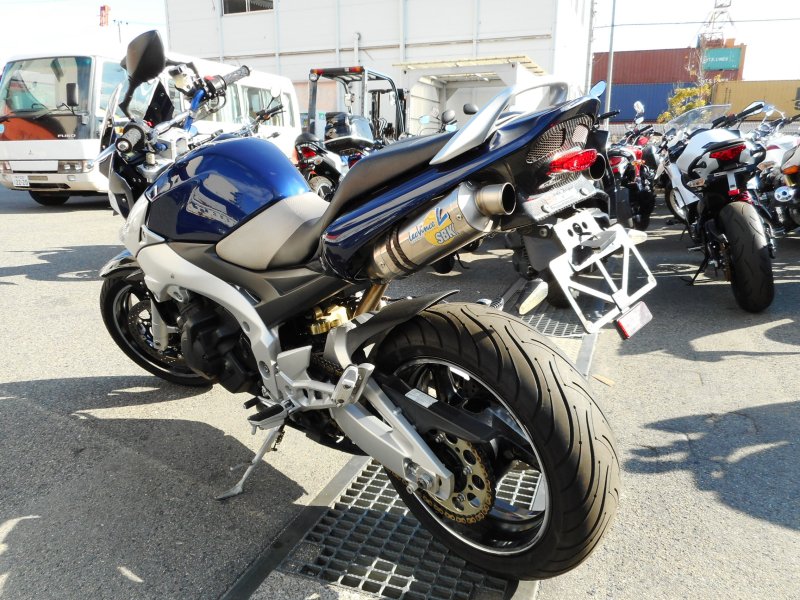 Мото Suzuki GSR 400