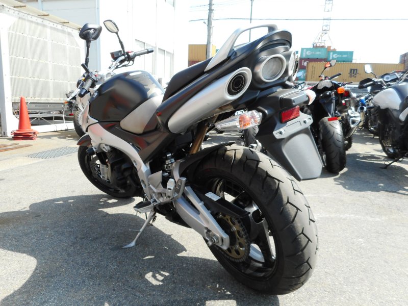 Suzuki GSR 400