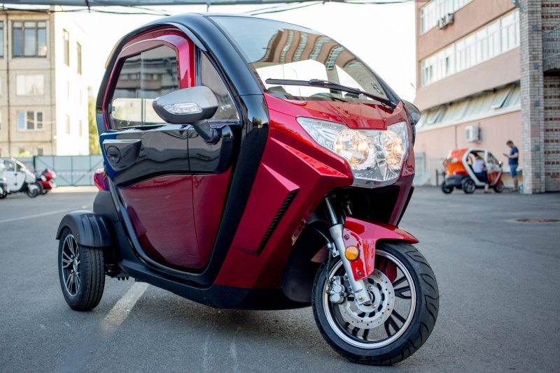 Скутер трицикл Triscooter Trike Tricycles ELEJULI 2000-01w – el (ev) для доставки с кабиной