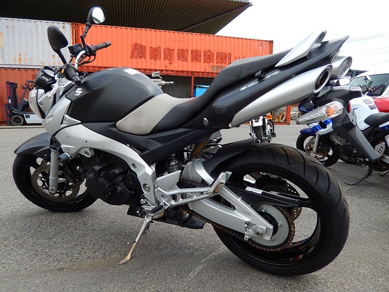 Мотоцикл Suzuki GSR 400