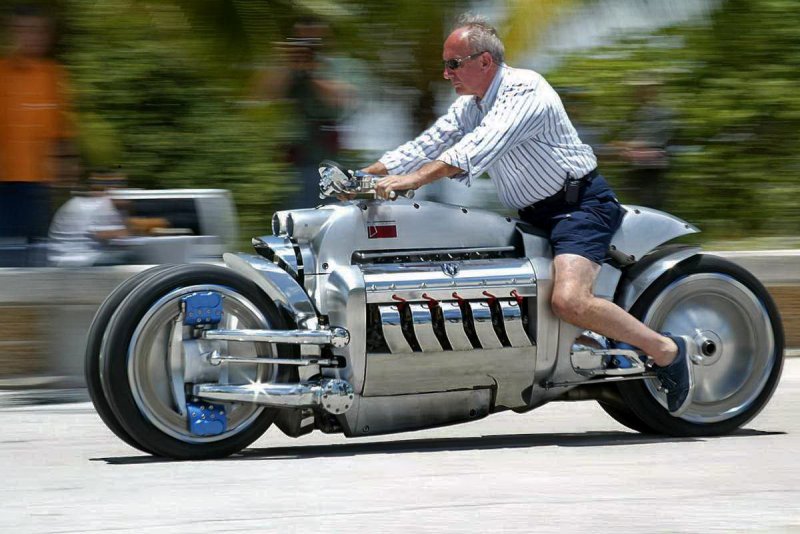 Мотоцикл dodge Tomahawk v10 Superbike