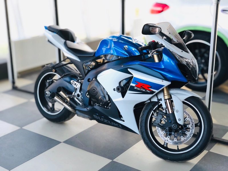 Сузуки GSX R 1000