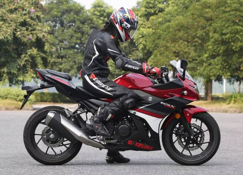 Сузуки GSX 250 R