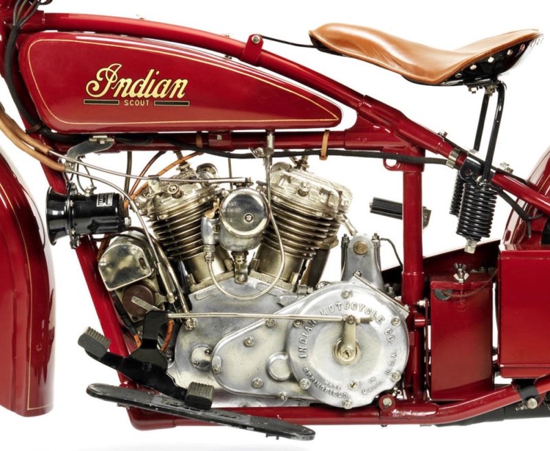 Старый мотоцикл indian scaut