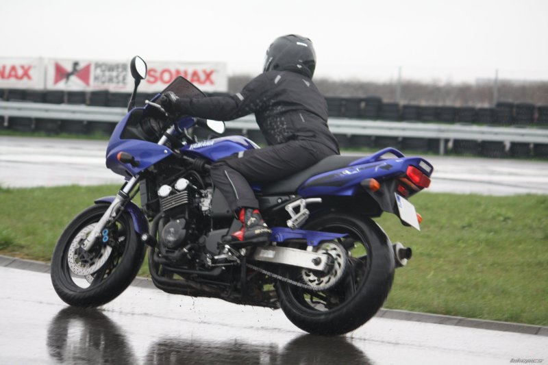 Ямаха fazer 600 2002