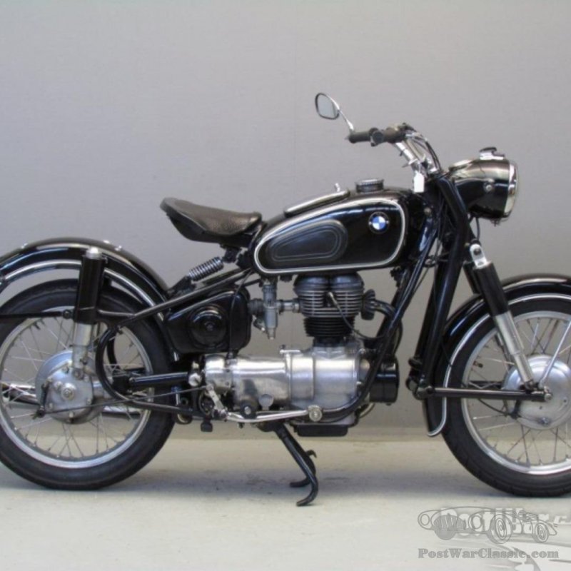 Ретро мотоцикл BMW r26