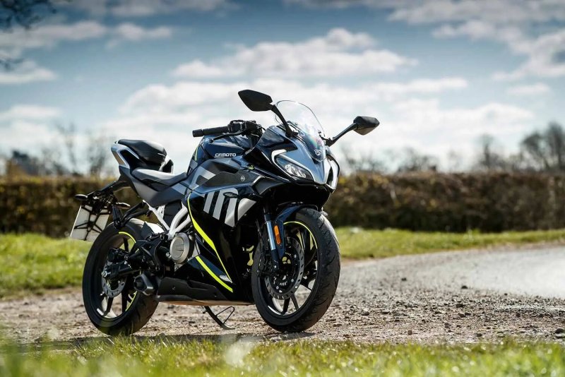 CF Moto 400 SR