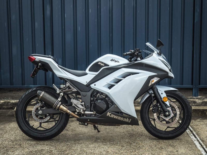 Kawasaki Ninja 300 White