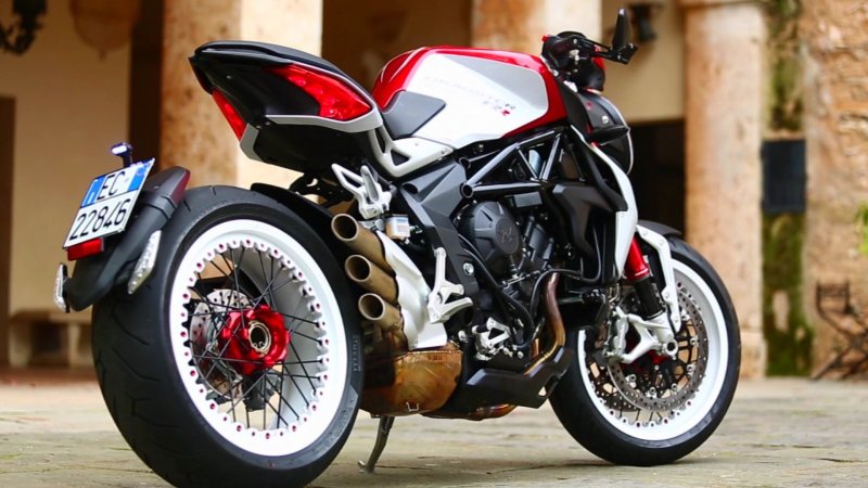 Мото MV Agusta 800 brutale