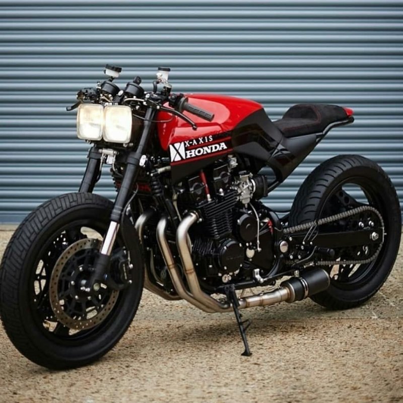 Honda CB 750 стритфайтер