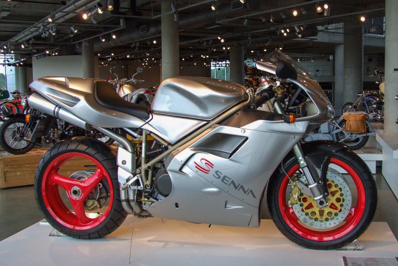 Дукати 916 Senna