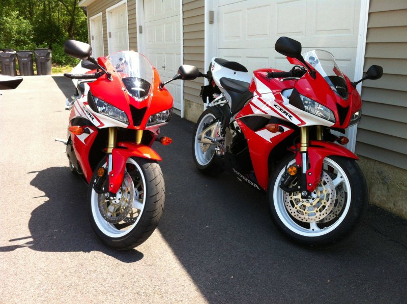 Honda cbr600rr Red