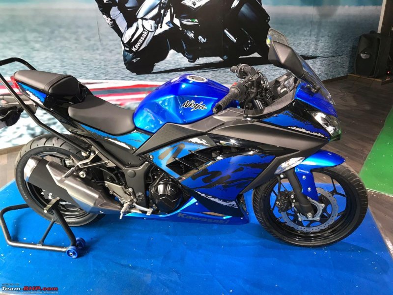 Kawasaki Ninja 300 синий