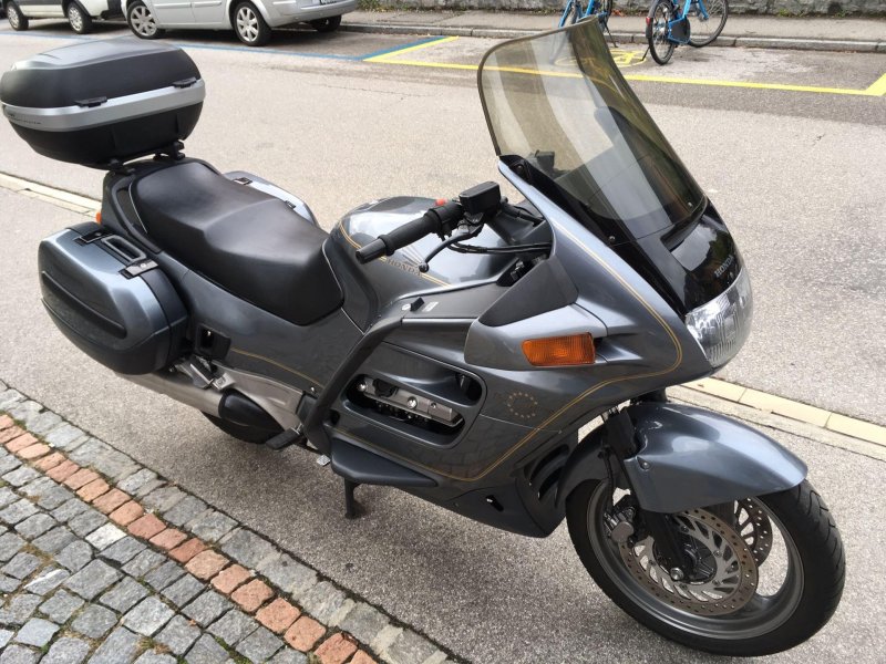 Honda st1100 мотоцикл