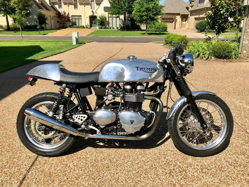 Triumph Thruxton 900 кастом