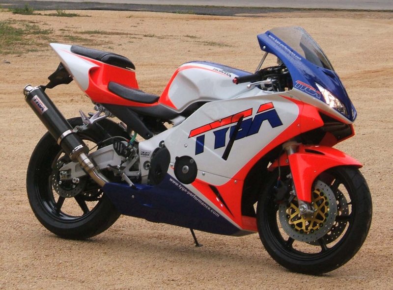 Хонда CBR 400 RR
