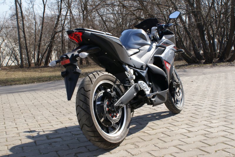 Электромотоцикл Yamaha r3