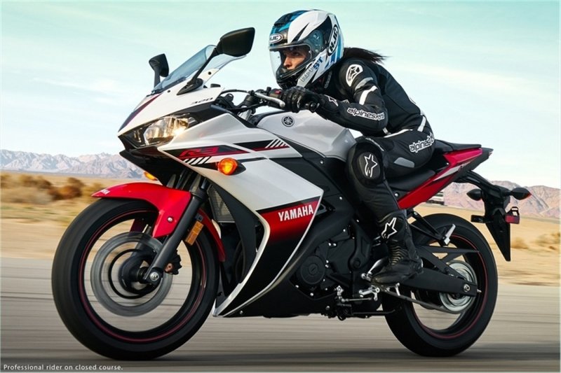 Yamaha YZF r3 Red