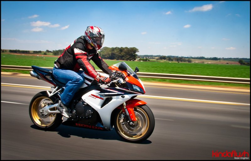 Хонда cbr1000rr с пилотом