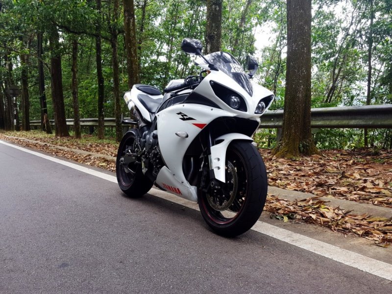Yamaha r1 2011