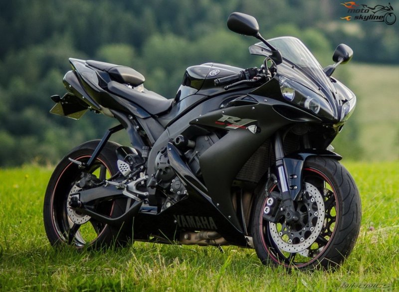 Yamaha r1
