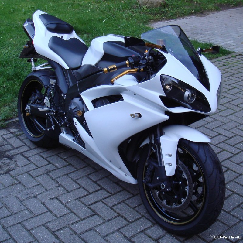 Yamaha r1
