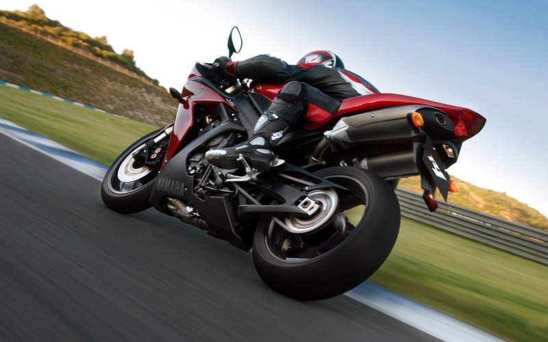 Yamaha YZF-r1 фото