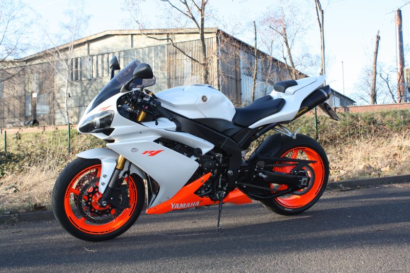 Honda r1