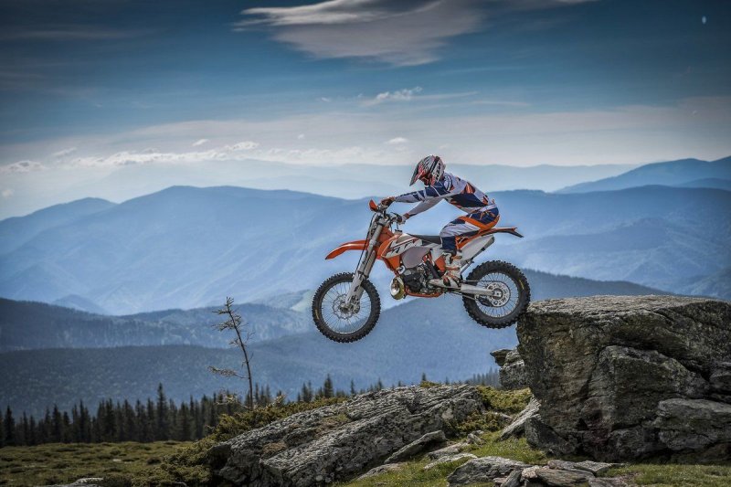 KTM Enduro 250 в горах