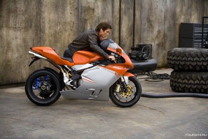 Темный рыцарь MV Agusta