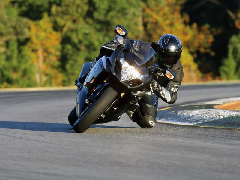 Suzuki GSXR 1000 2010 обои