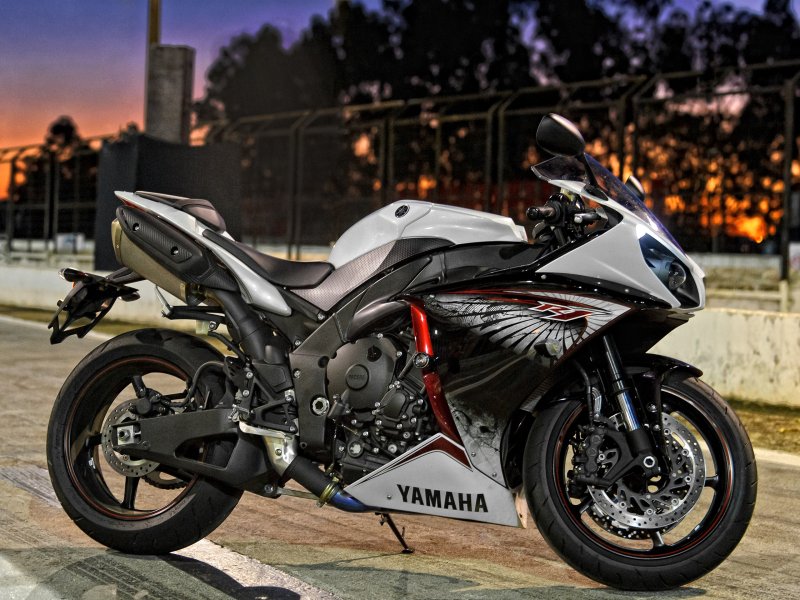 Yamaha YZF r8