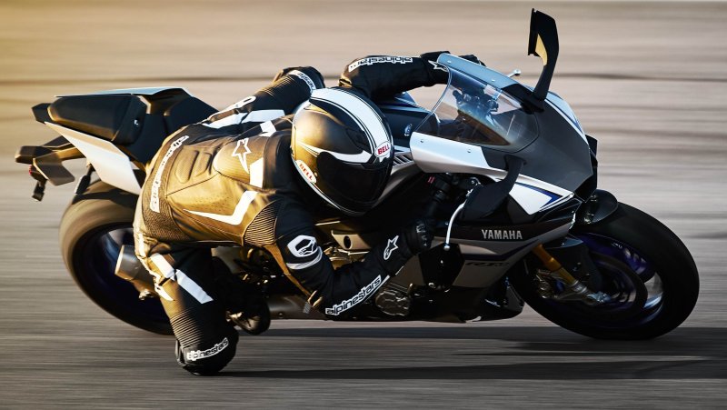 Yamaha r1m 2015