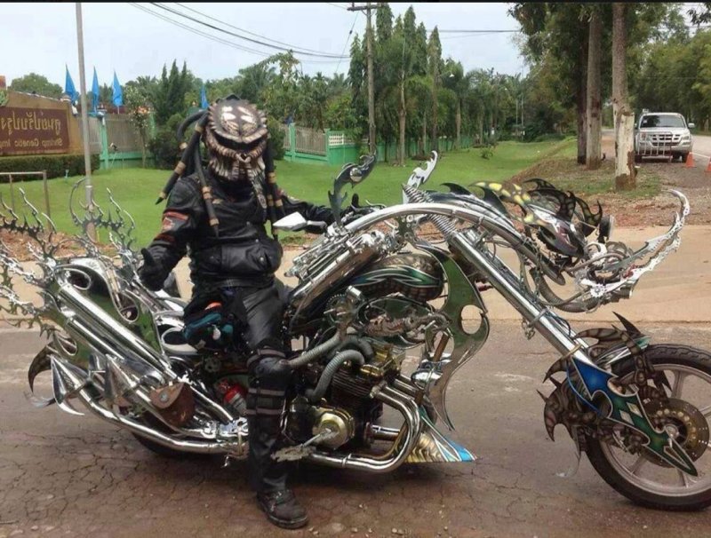 Мотоцикл хищник кастом