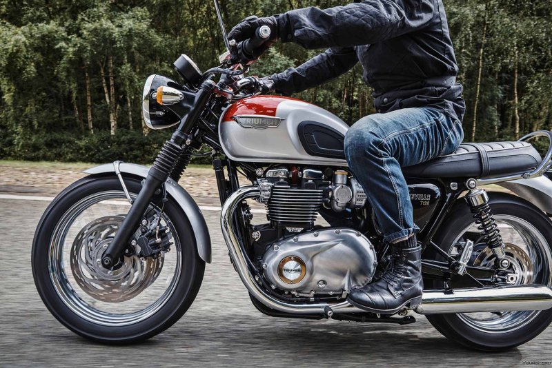 Triumph t120