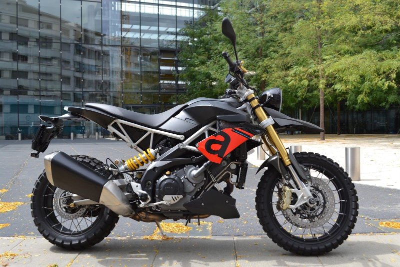 Aprilia мотоцикл скремблер