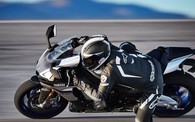 Yamaha r1m 2015