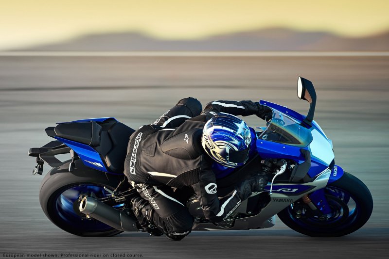 Yamaha r1m 2015